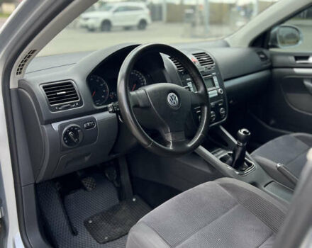 Серый Фольксваген Джетта, объемом двигателя 1.4 л и пробегом 218 тыс. км за 5500 $, фото 9 на Automoto.ua