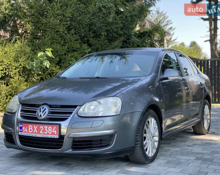 Серый Фольксваген Джетта, объемом двигателя 1.4 л и пробегом 201 тыс. км за 6350 $, фото 1 на Automoto.ua
