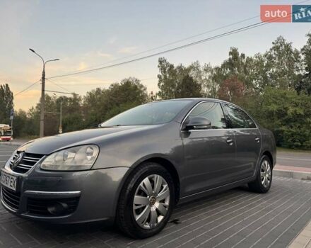 Серый Фольксваген Джетта, объемом двигателя 2 л и пробегом 237 тыс. км за 7300 $, фото 3 на Automoto.ua