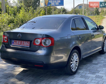 Серый Фольксваген Джетта, объемом двигателя 1.4 л и пробегом 201 тыс. км за 6350 $, фото 5 на Automoto.ua