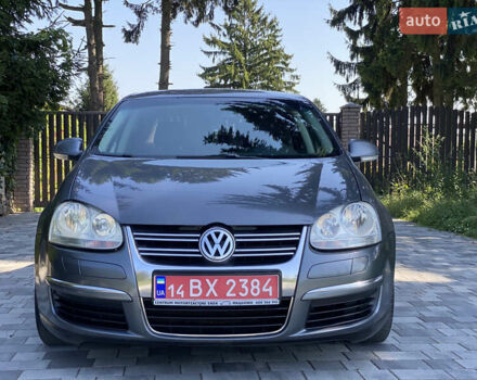 Серый Фольксваген Джетта, объемом двигателя 1.4 л и пробегом 201 тыс. км за 6350 $, фото 2 на Automoto.ua