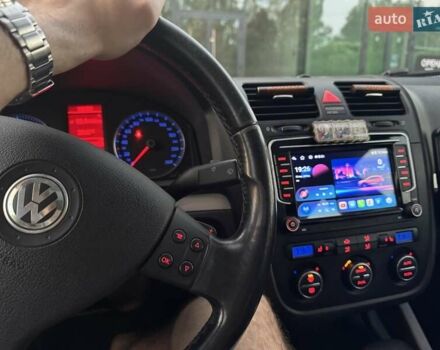 Серый Фольксваген Джетта, объемом двигателя 2 л и пробегом 237 тыс. км за 7300 $, фото 42 на Automoto.ua