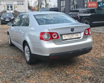 Серый Фольксваген Джетта, объемом двигателя 1.6 л и пробегом 213 тыс. км за 6899 $, фото 3 на Automoto.ua