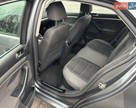 Серый Фольксваген Джетта, объемом двигателя 1.4 л и пробегом 192 тыс. км за 6000 $, фото 17 на Automoto.ua