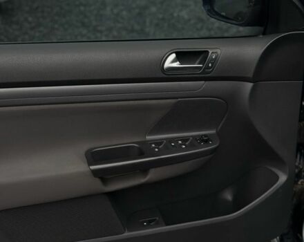 Серый Фольксваген Джетта, объемом двигателя 1.6 л и пробегом 240 тыс. км за 7300 $, фото 6 на Automoto.ua