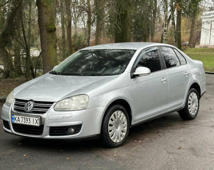 Сірий Фольксваген Джетта, об'ємом двигуна 1.6 л та пробігом 171 тис. км за 5900 $, фото 1 на Automoto.ua