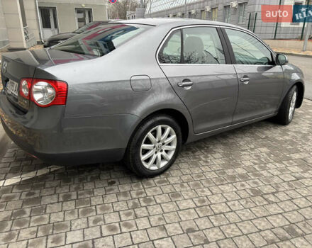 Серый Фольксваген Джетта, объемом двигателя 1.4 л и пробегом 192 тыс. км за 6000 $, фото 5 на Automoto.ua