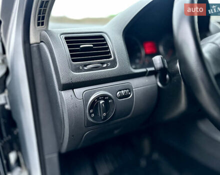 Серый Фольксваген Джетта, объемом двигателя 1.6 л и пробегом 312 тыс. км за 4999 $, фото 31 на Automoto.ua