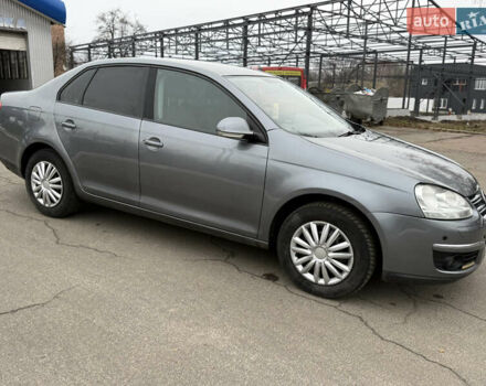 Серый Фольксваген Джетта, объемом двигателя 1.6 л и пробегом 210 тыс. км за 6100 $, фото 5 на Automoto.ua