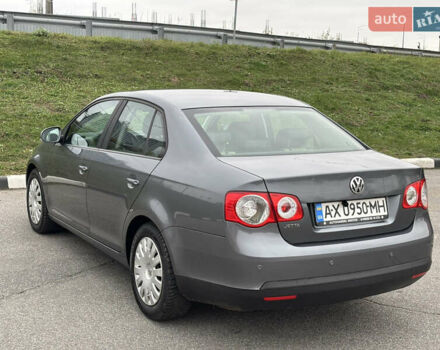 Серый Фольксваген Джетта, объемом двигателя 1.6 л и пробегом 250 тыс. км за 5700 $, фото 5 на Automoto.ua