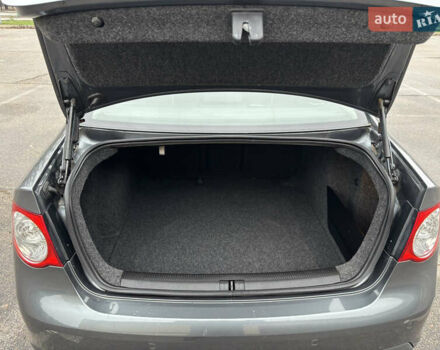 Серый Фольксваген Джетта, объемом двигателя 1.4 л и пробегом 192 тыс. км за 6000 $, фото 20 на Automoto.ua