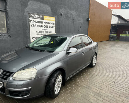 Серый Фольксваген Джетта, объемом двигателя 1.6 л и пробегом 245 тыс. км за 6200 $, фото 1 на Automoto.ua