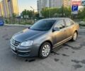 Сірий Фольксваген Джетта, об'ємом двигуна 1.6 л та пробігом 325 тис. км за 5100 $, фото 1 на Automoto.ua