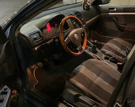 Серый Фольксваген Джетта, объемом двигателя 1.6 л и пробегом 231 тыс. км за 5400 $, фото 5 на Automoto.ua