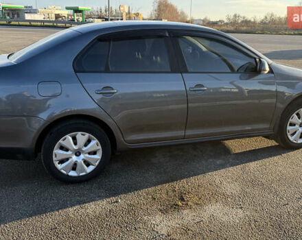 Сірий Фольксваген Джетта, об'ємом двигуна 1.6 л та пробігом 282 тис. км за 5900 $, фото 3 на Automoto.ua