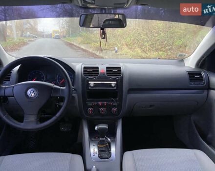 Серый Фольксваген Джетта, объемом двигателя 1.6 л и пробегом 245 тыс. км за 5500 $, фото 19 на Automoto.ua