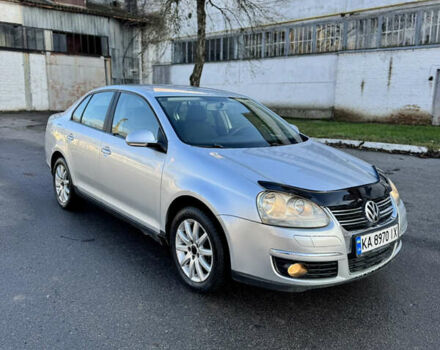 Серый Фольксваген Джетта, объемом двигателя 1.6 л и пробегом 309 тыс. км за 4999 $, фото 1 на Automoto.ua
