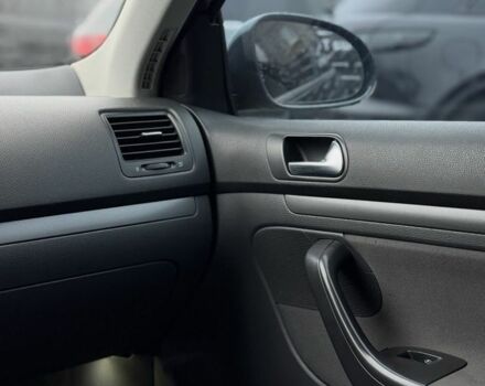 Серый Фольксваген Джетта, объемом двигателя 1.6 л и пробегом 240 тыс. км за 7300 $, фото 12 на Automoto.ua