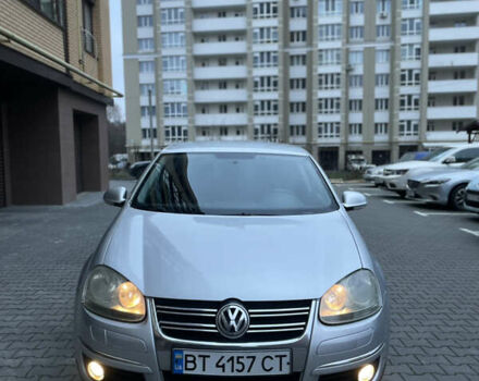 Серый Фольксваген Джетта, объемом двигателя 1.6 л и пробегом 305 тыс. км за 4800 $, фото 2 на Automoto.ua