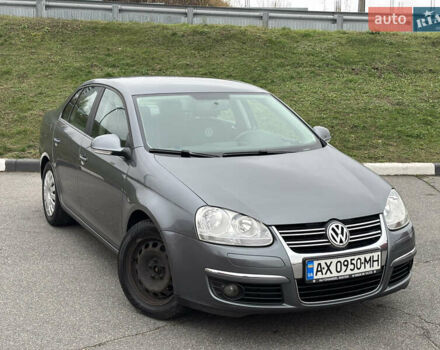 Серый Фольксваген Джетта, объемом двигателя 1.6 л и пробегом 250 тыс. км за 5700 $, фото 2 на Automoto.ua