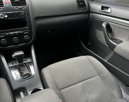 Сірий Фольксваген Джетта, об'ємом двигуна 1.6 л та пробігом 171 тис. км за 5900 $, фото 22 на Automoto.ua