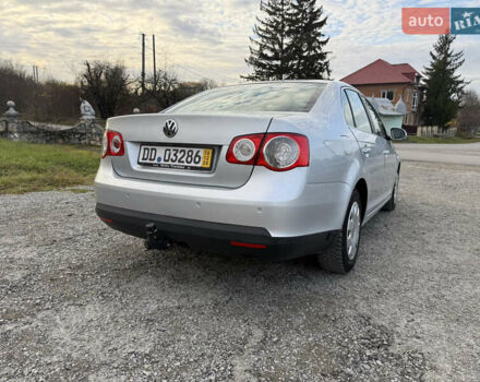 Сірий Фольксваген Джетта, об'ємом двигуна 1.6 л та пробігом 250 тис. км за 7300 $, фото 3 на Automoto.ua