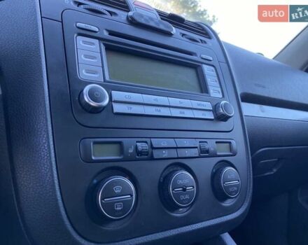 Фольксваген Джетта 2008 в Вознесенске на Automoto.ua Серый Фольксваген Джетта, объемом двигателя 1.6 л и пробегом 221 тыс. км за 6200 $, фото 2 на Automoto.ua