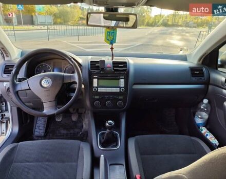 Серый Фольксваген Джетта, объемом двигателя 1.39 л и пробегом 137 тыс. км за 7300 $, фото 18 на Automoto.ua