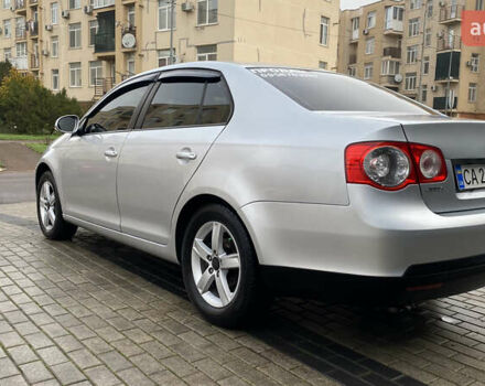 Серый Фольксваген Джетта, объемом двигателя 1.6 л и пробегом 290 тыс. км за 6100 $, фото 5 на Automoto.ua