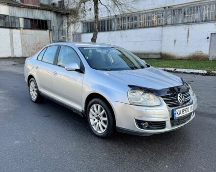 Сірий Фольксваген Джетта, об'ємом двигуна 1.6 л та пробігом 300 тис. км за 4999 $, фото 2 на Automoto.ua