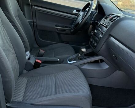 Сірий Фольксваген Джетта, об'ємом двигуна 1.6 л та пробігом 282 тис. км за 5900 $, фото 7 на Automoto.ua