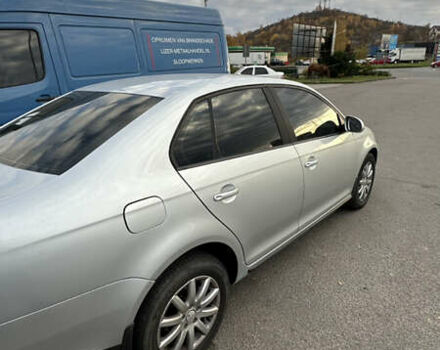 Серый Фольксваген Джетта, объемом двигателя 1.6 л и пробегом 170 тыс. км за 5800 $, фото 5 на Automoto.ua