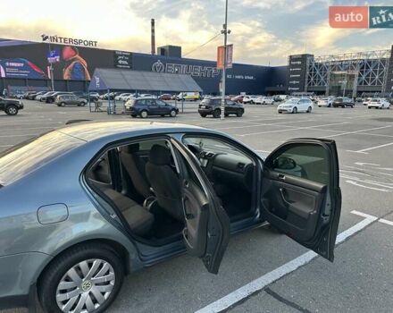 Серый Фольксваген Джетта, объемом двигателя 1.6 л и пробегом 246 тыс. км за 6500 $, фото 8 на Automoto.ua