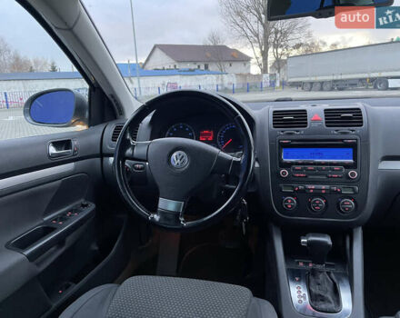 Серый Фольксваген Джетта, объемом двигателя 1.4 л и пробегом 253 тыс. км за 6500 $, фото 11 на Automoto.ua