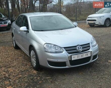 Серый Фольксваген Джетта, объемом двигателя 1.6 л и пробегом 213 тыс. км за 6899 $, фото 2 на Automoto.ua