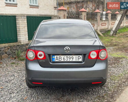 Серый Фольксваген Джетта, объемом двигателя 1.6 л и пробегом 250 тыс. км за 4199 $, фото 4 на Automoto.ua