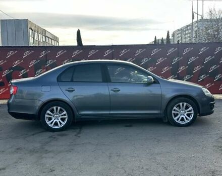 Серый Фольксваген Джетта, объемом двигателя 1.6 л и пробегом 245 тыс. км за 6500 $, фото 3 на Automoto.ua