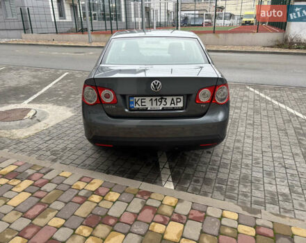 Серый Фольксваген Джетта, объемом двигателя 1.4 л и пробегом 192 тыс. км за 6000 $, фото 4 на Automoto.ua