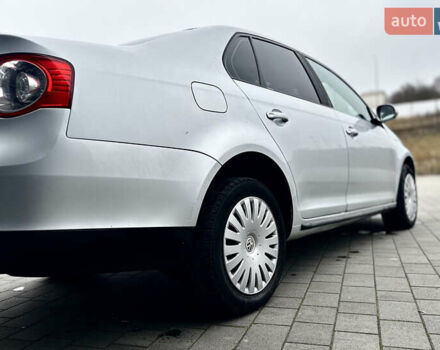 Серый Фольксваген Джетта, объемом двигателя 1.6 л и пробегом 312 тыс. км за 4999 $, фото 20 на Automoto.ua