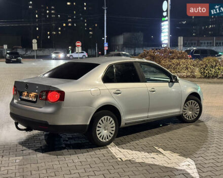 Сірий Фольксваген Джетта, об'ємом двигуна 1.6 л та пробігом 300 тис. км за 5100 $, фото 2 на Automoto.ua