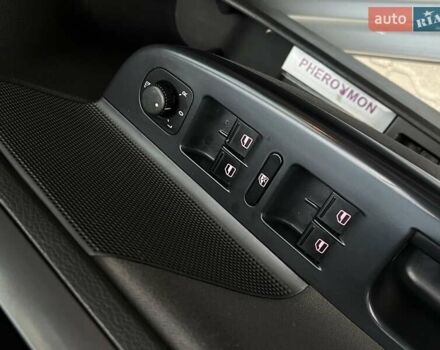 Сірий Фольксваген Джетта, об'ємом двигуна 1.6 л та пробігом 278 тис. км за 5000 $, фото 13 на Automoto.ua