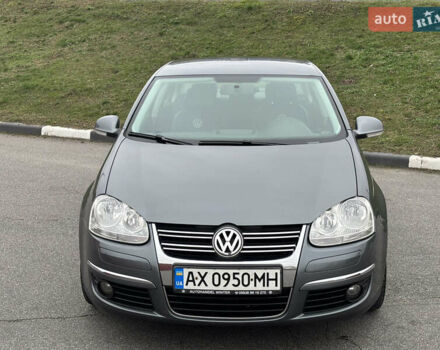 Серый Фольксваген Джетта, объемом двигателя 1.6 л и пробегом 250 тыс. км за 5700 $, фото 1 на Automoto.ua