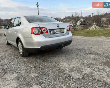 Сірий Фольксваген Джетта, об'ємом двигуна 1.6 л та пробігом 250 тис. км за 7300 $, фото 2 на Automoto.ua