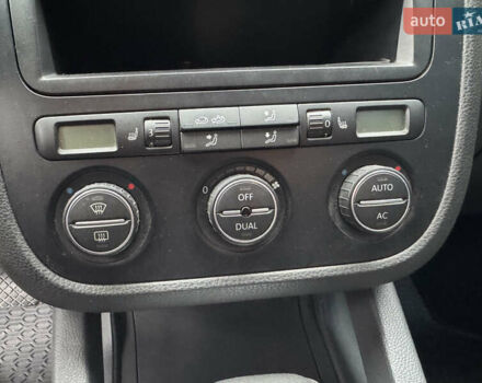 Серый Фольксваген Джетта, объемом двигателя 1.6 л и пробегом 171 тыс. км за 5800 $, фото 12 на Automoto.ua