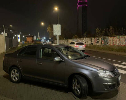 Серый Фольксваген Джетта, объемом двигателя 1.6 л и пробегом 231 тыс. км за 5200 $, фото 2 на Automoto.ua