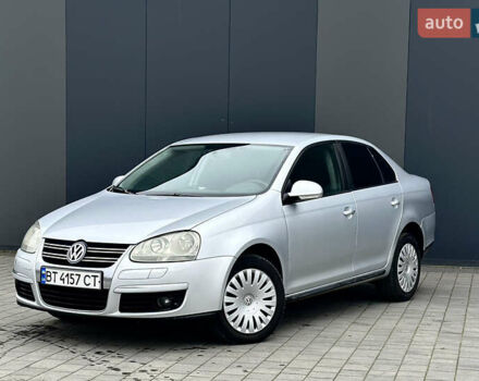 Серый Фольксваген Джетта, объемом двигателя 1.6 л и пробегом 312 тыс. км за 4999 $, фото 1 на Automoto.ua