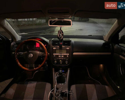 Серый Фольксваген Джетта, объемом двигателя 1.6 л и пробегом 231 тыс. км за 5400 $, фото 6 на Automoto.ua