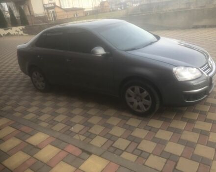 Сірий Фольксваген Джетта, об'ємом двигуна 1.6 л та пробігом 260 тис. км за 4500 $, фото 2 на Automoto.ua