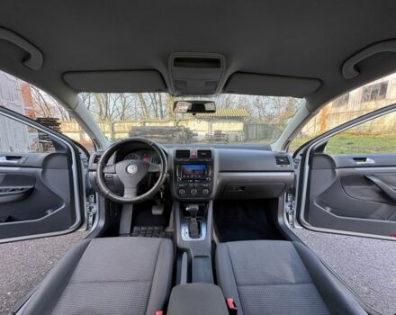 Сірий Фольксваген Джетта, об'ємом двигуна 1.6 л та пробігом 300 тис. км за 4999 $, фото 1 на Automoto.ua