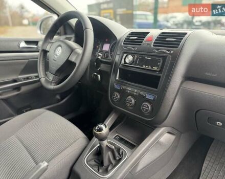 Сірий Фольксваген Джетта, об'ємом двигуна 1.6 л та пробігом 193 тис. км за 5250 $, фото 18 на Automoto.ua